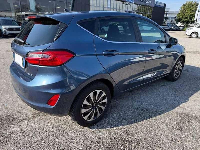 Usata Ford Fiesta Titanium 124 CV (91 kW) 2024 Blu metallizzato Utilitaria