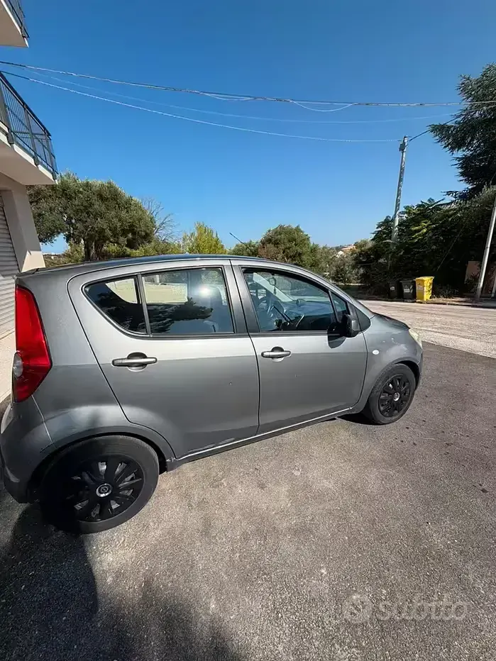 Usata Opel Agila 65 CV (47 kW) 2012 Utilitaria