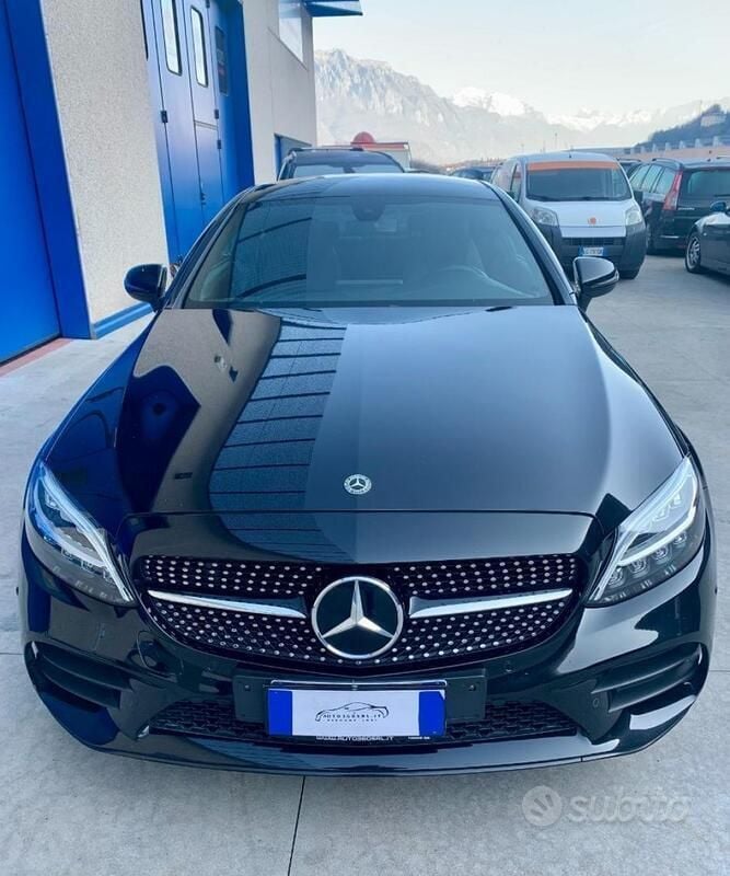 Usata Mercedes C200 AMG line 160 CV (117 kW) 2019 Nero metallizzato Coupé