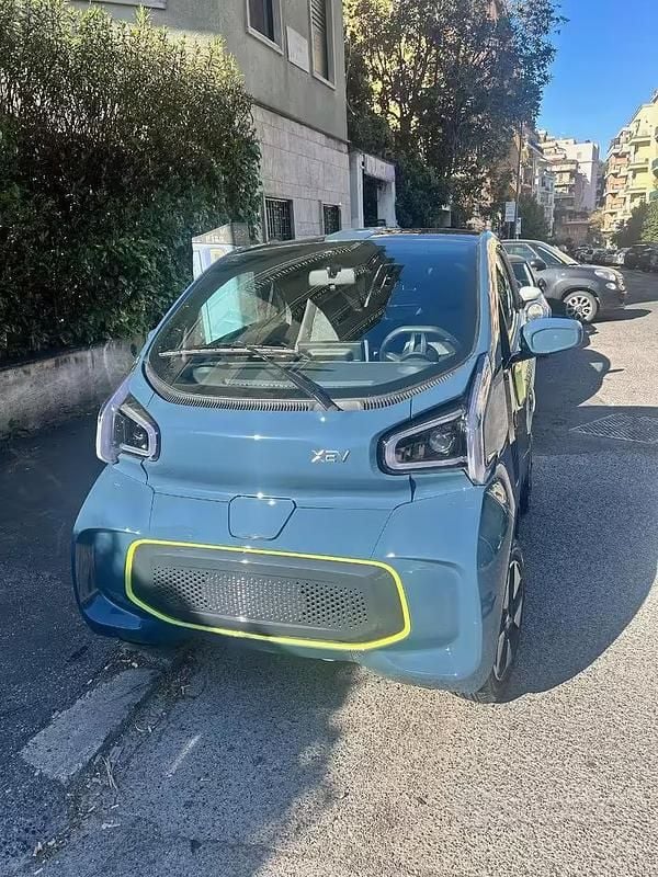 Usata XEV Yoyo 7 kW (10 CV) 2024 Blu Utilitaria