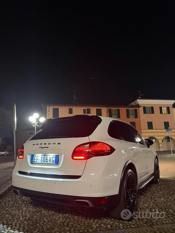 Usata Porsche Cayenne 239 CV (175 kW) 2010 Bianco SUV