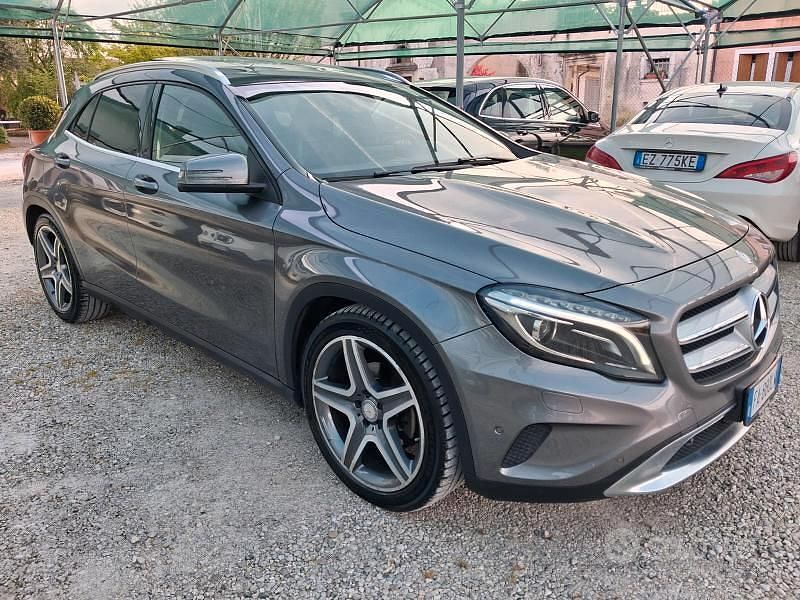 Usata Mercedes GLA200 136 CV (100 kW) 2015 Grigio SUV