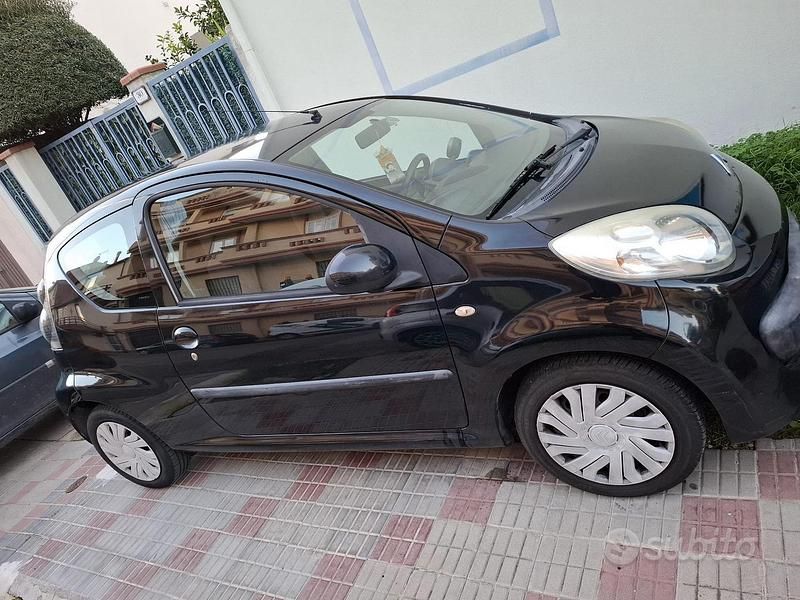 Nero Usata 2006 Citroën C1 Due volumi | 2100 € (Buon prezzo) - Immagine 1/4