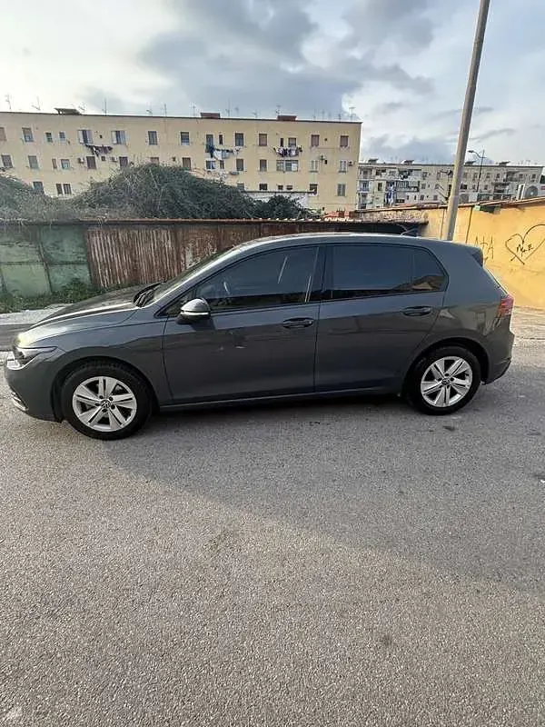 Usata VW Golf VIII Life 110 CV (80 kW) 2022 Berlina