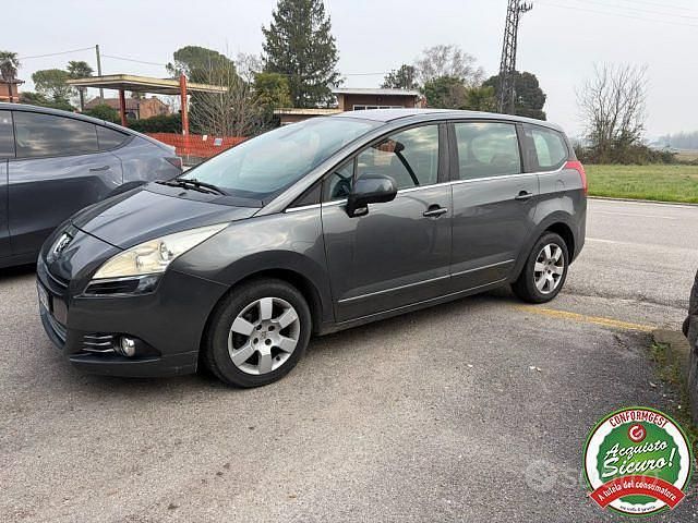 Usata Peugeot 5008 116 CV (85 kW) 2013 Nero Monovolume