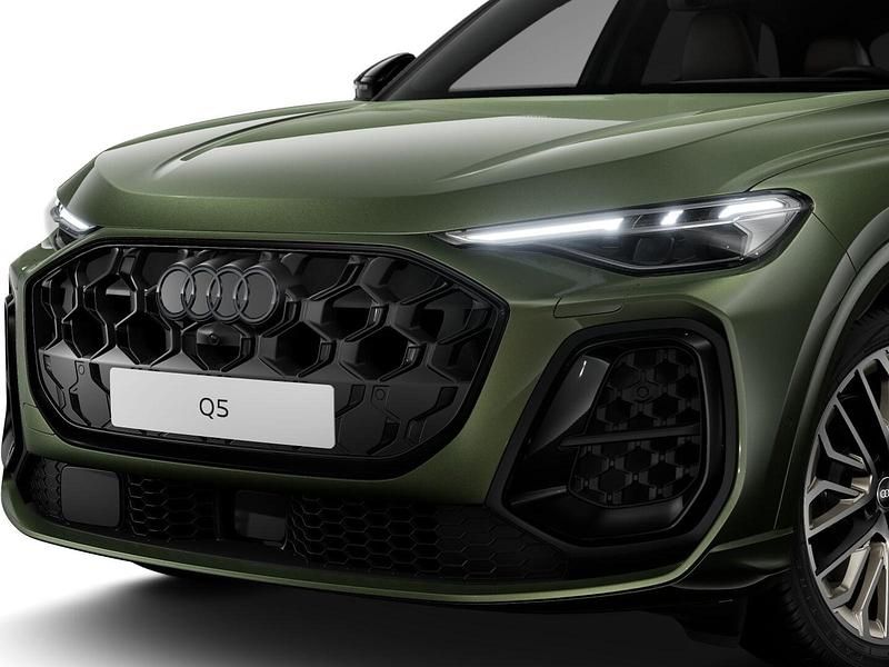 Nuova Audi Q5 S-Line 204 CV (150 kW) 2026 Verde distretto metallizzato SUV