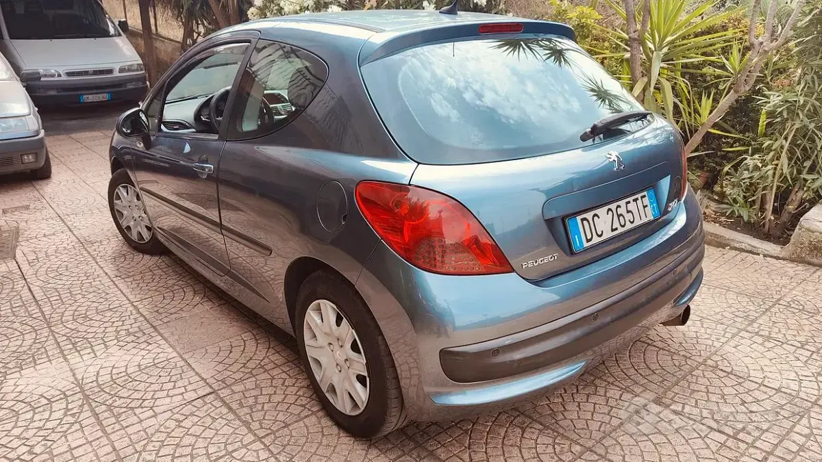 Usata Peugeot 207 70 CV (51 kW) 2007 Grigio Utilitaria
