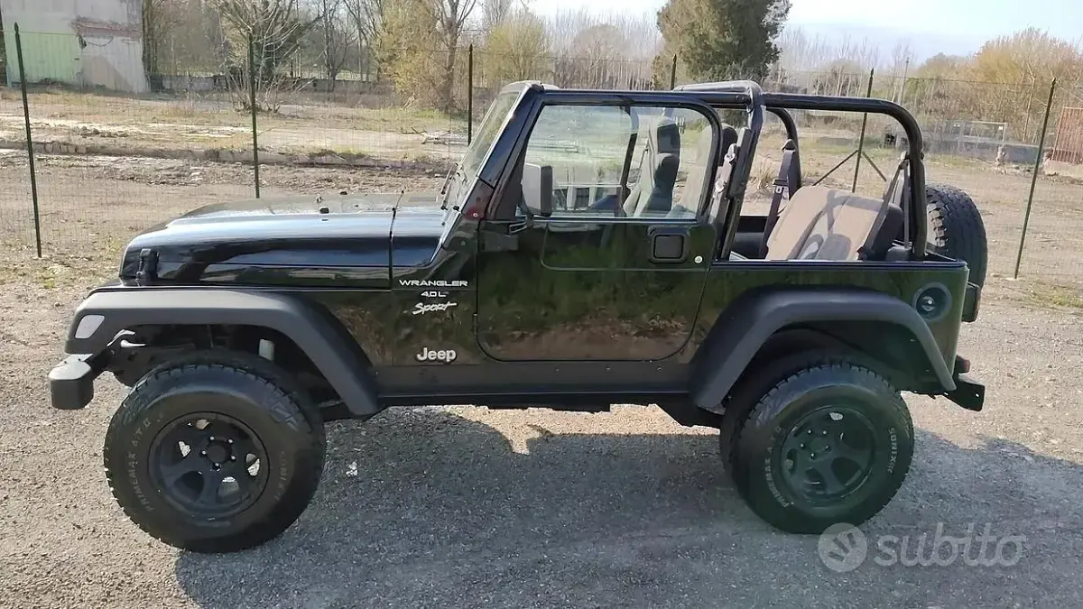 Usata Jeep Wrangler Sport 177 CV (130 kW) 2000 Nero SUV