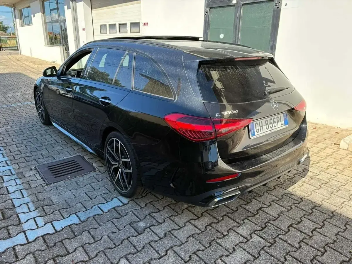 Usata Mercedes 300 Premium 265 CV (194 kW) 2021 Nero Station wagon