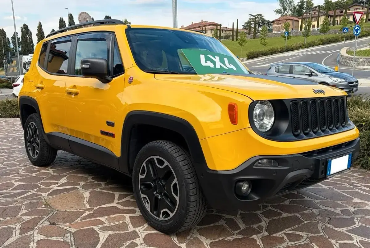 Usata Jeep Renegade Trailhawk 169 CV (124 kW) 2016 Giallo SUV