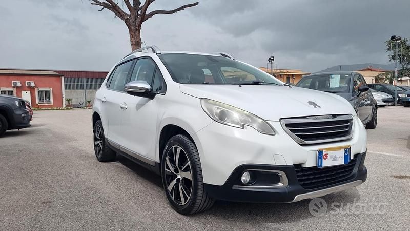 Usata Peugeot 2008 Active 92 CV (67 kW) 2014 Bianco SUV
