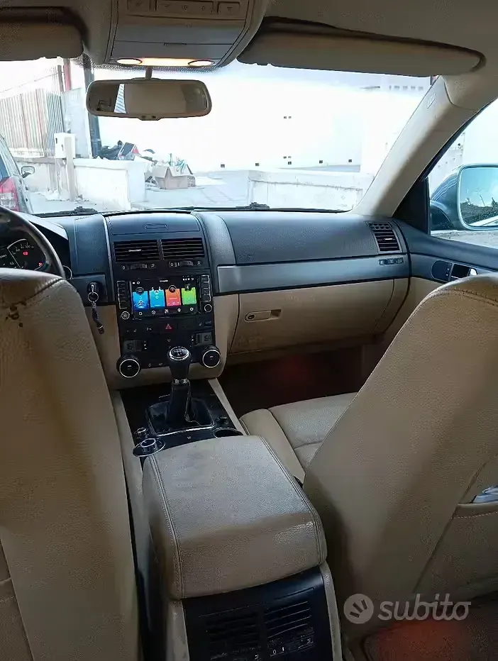 Usata VW Touareg 176 CV (129 kW) 2008 Grigio SUV