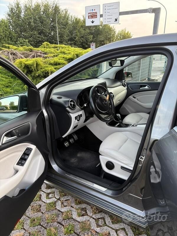 Usata Mercedes B200 Premium 136 CV (100 kW) 2014 Monovolume