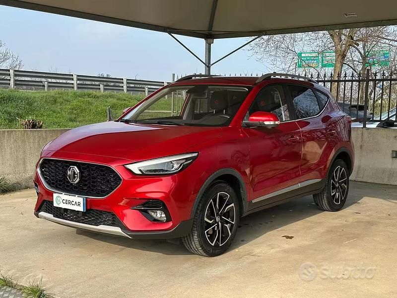 Usata MG ZS Luxury 111 CV (81 kW) 2022 Rosso SUV