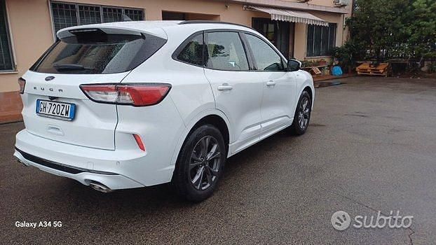 Usata Ford Kuga ST-Line 120 CV (88 kW) 2022 Bianco SUV