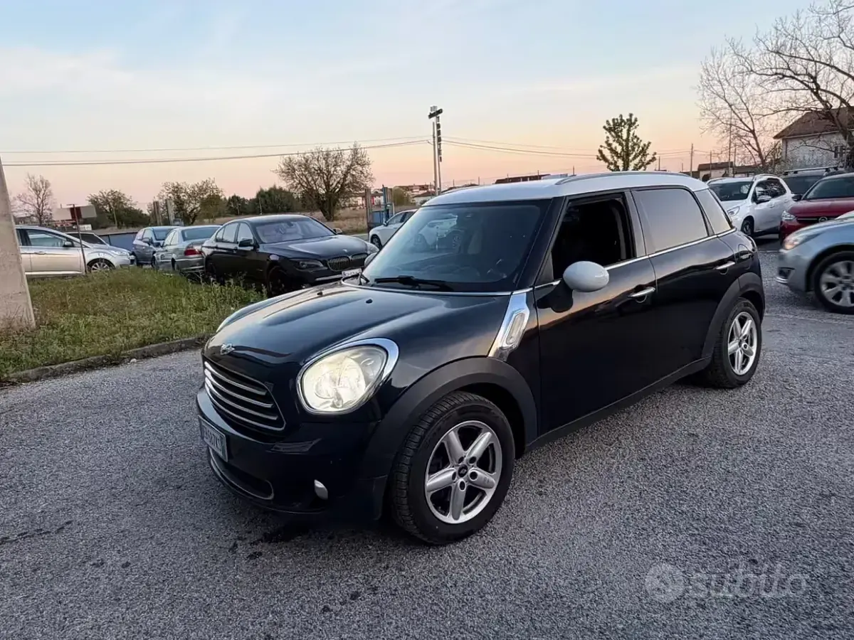 Second-hand Mini Cooper D Countryman 111 CP (81 kW) 2011 Negru SUV