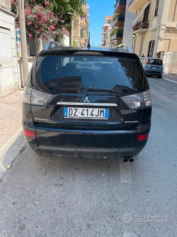 Usata Mitsubishi Outlander 140 CV (102 kW) 2009 Nero SUV