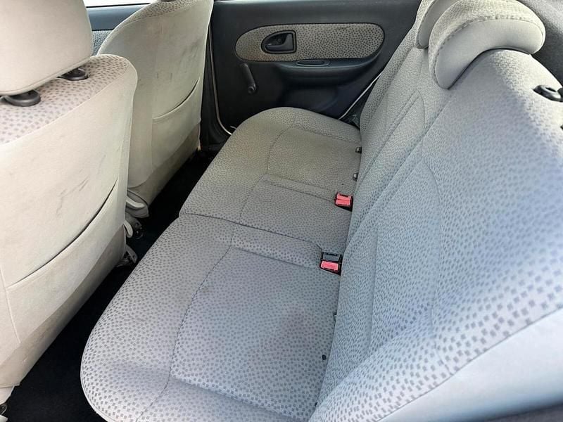 Usata Renault Clio II Dynamique 60 CV (44 kW) 2006 Argento Berlina