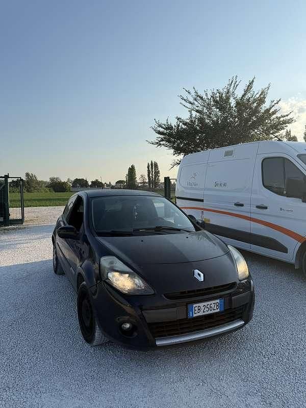 Usata Renault Clio II 65 CV (47 kW) 2010 Berlina