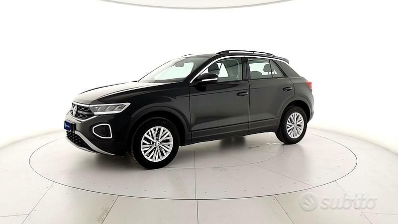 Usata VW T-Roc Life 150 CV (110 kW) 2024 Nero SUV