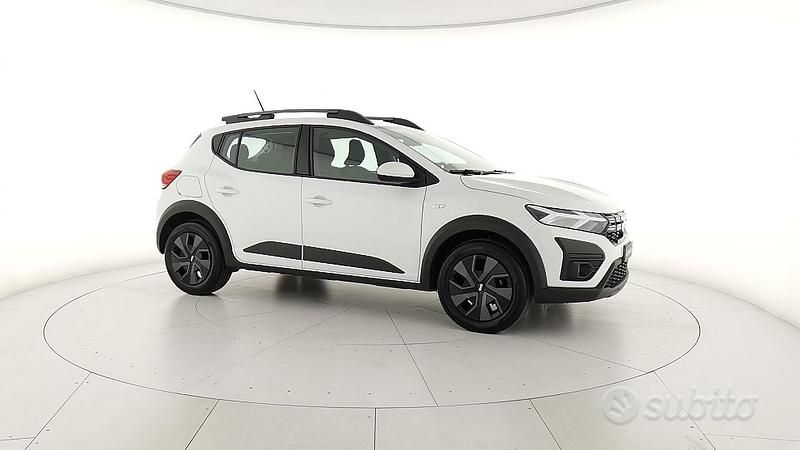 Usata Dacia Sandero Stepway 101 CV (74 kW) 2025 Bianco SUV