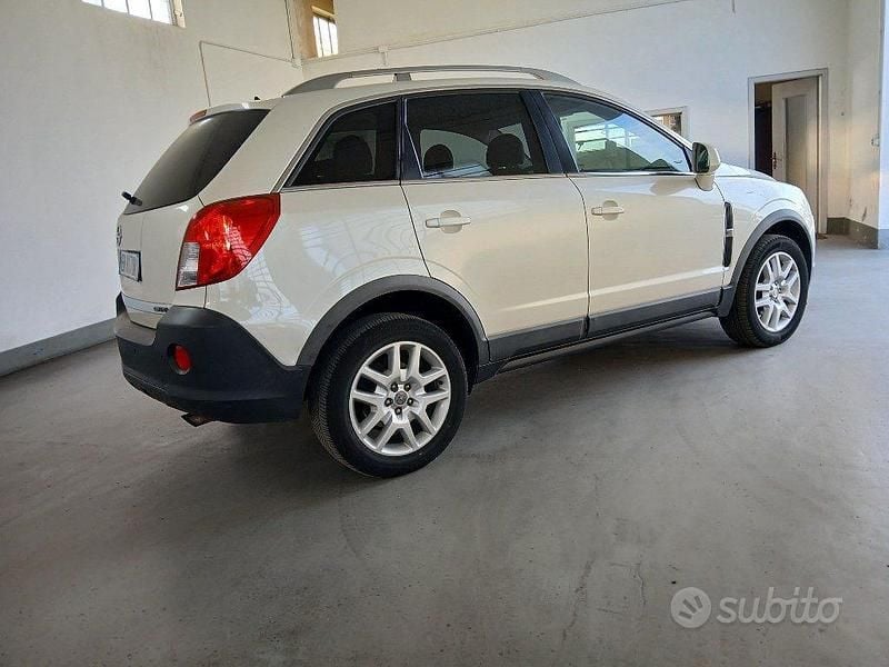Usata Opel Antara Cosmo 163 CV (119 kW) 2012 Bianco SUV