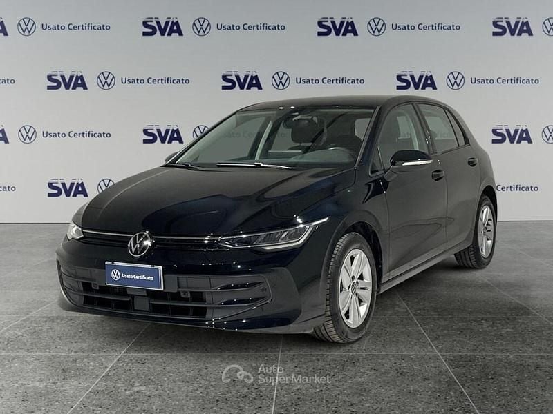 Nero Usata 2025 VW Golf Life Berlina | 27.900 € (Buon prezzo) - Immagine 1/4