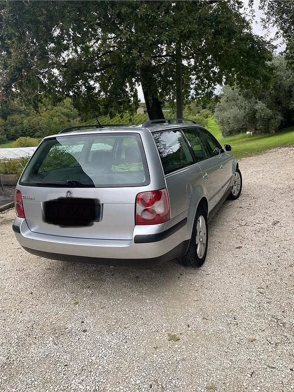 Usata VW Passat 130 CV (95 kW) 2002 Grigio Station wagon