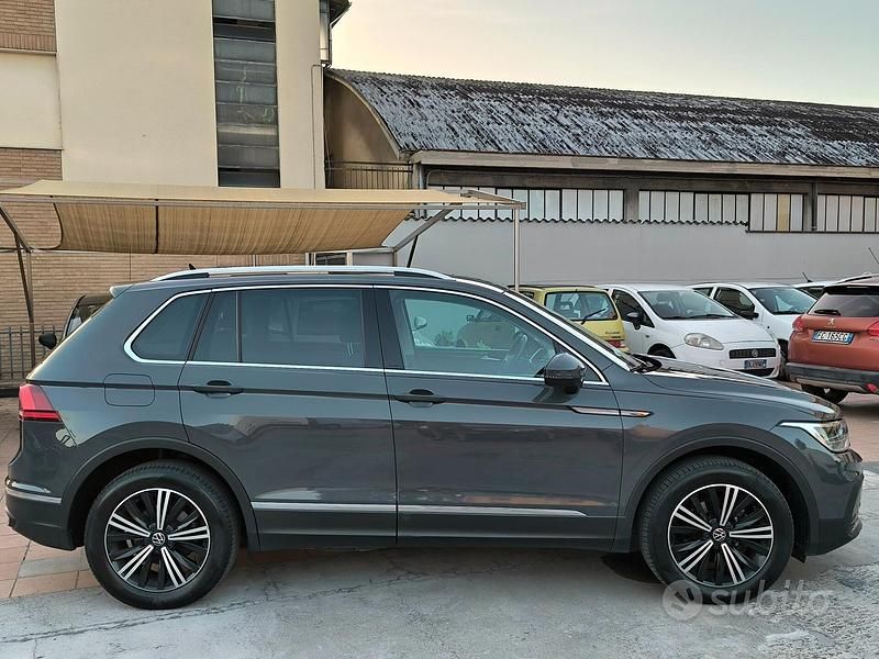 Usata VW Tiguan 150 CV (110 kW) 2022 Grigio SUV