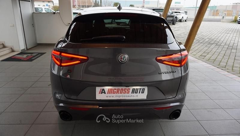 Usata Alfa Romeo Stelvio Veloce 210 CV (154 kW) 2021 Grigio scuro SUV