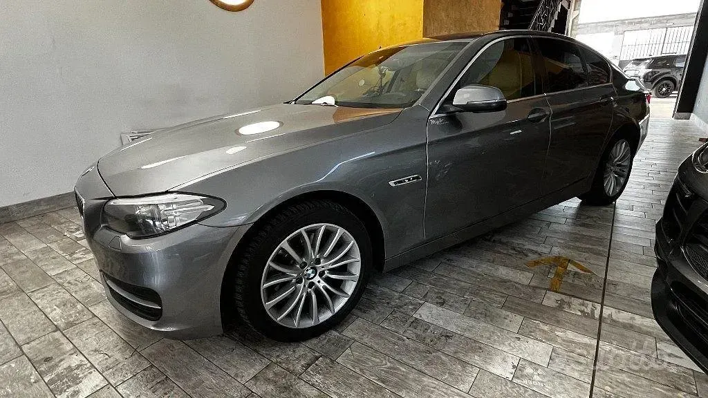 Usata BMW 520 Luxury Line 190 CV (139 kW) 2016 Grigio Berlina