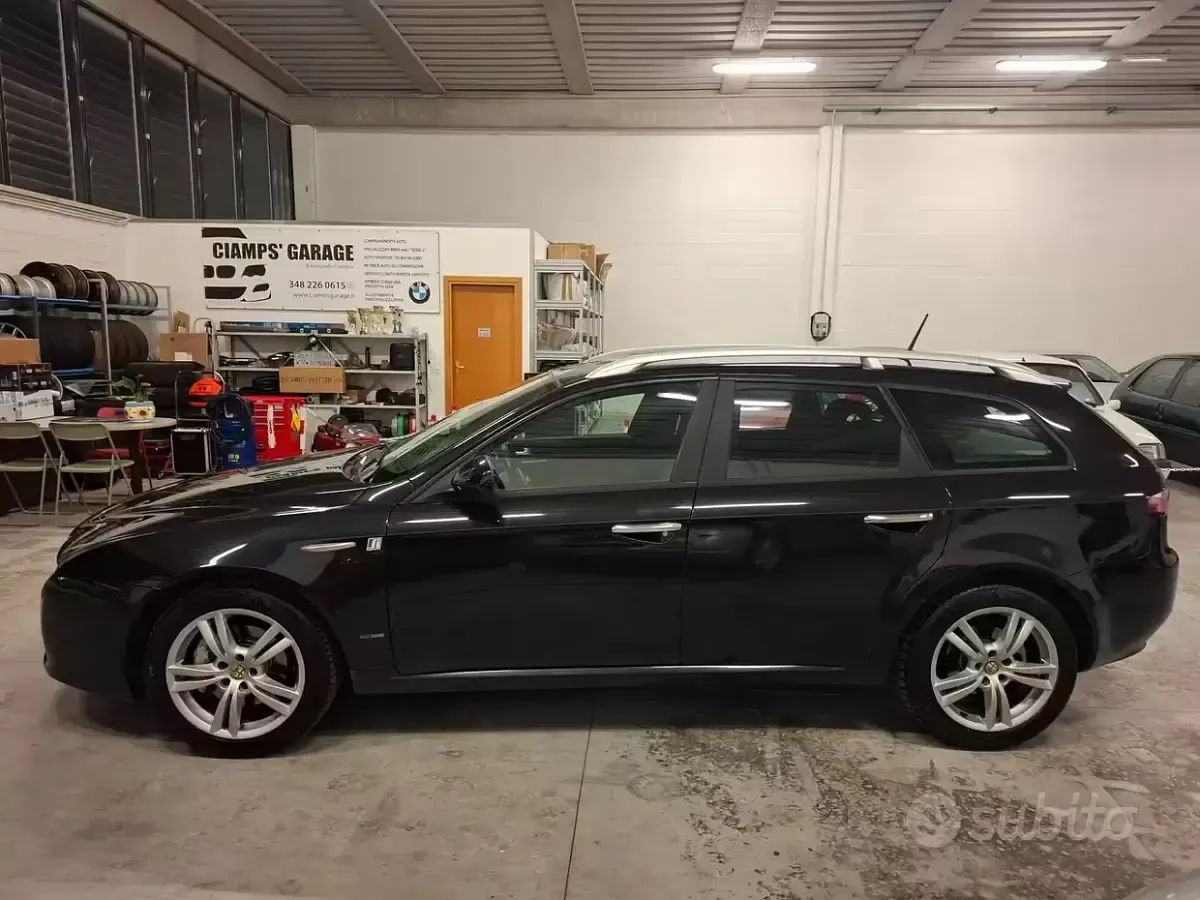 Usata Alfa Romeo 159 Super 136 CV (100 kW) 2011 Nero Station wagon