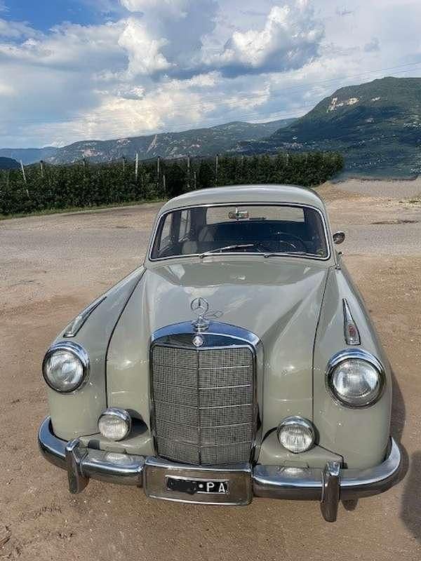 Usata Mercedes 220 95 CV (69 kW) 1956 Grigio Berlina