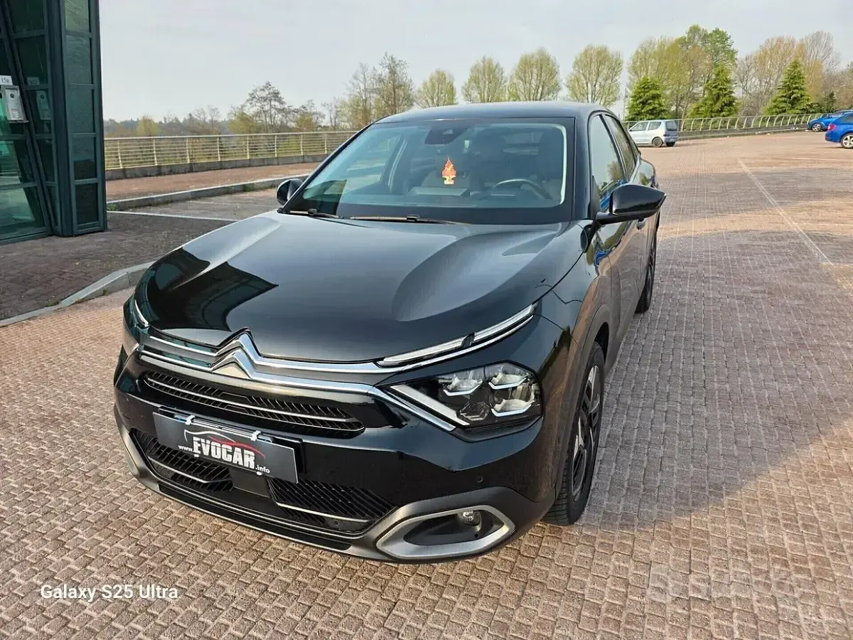 Usata Citroën C4 Shine 131 CV (96 kW) 2022 Nero Berlina