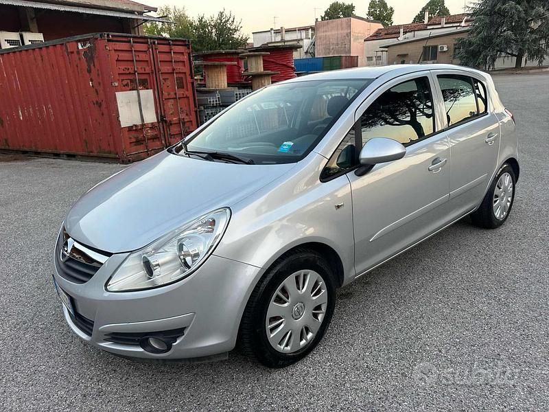 Usata Opel Corsa 75 CV (55 kW) 2007 Grigio(met.) Berlina