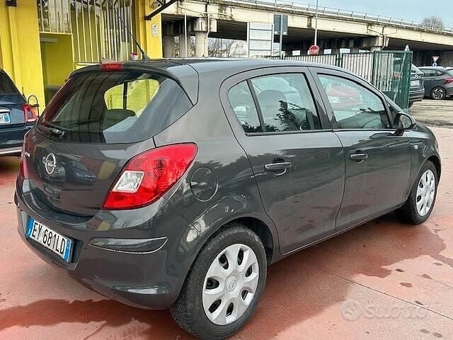 Usata Opel Corsa 85 CV (62 kW) 2015 Grigio Utilitaria