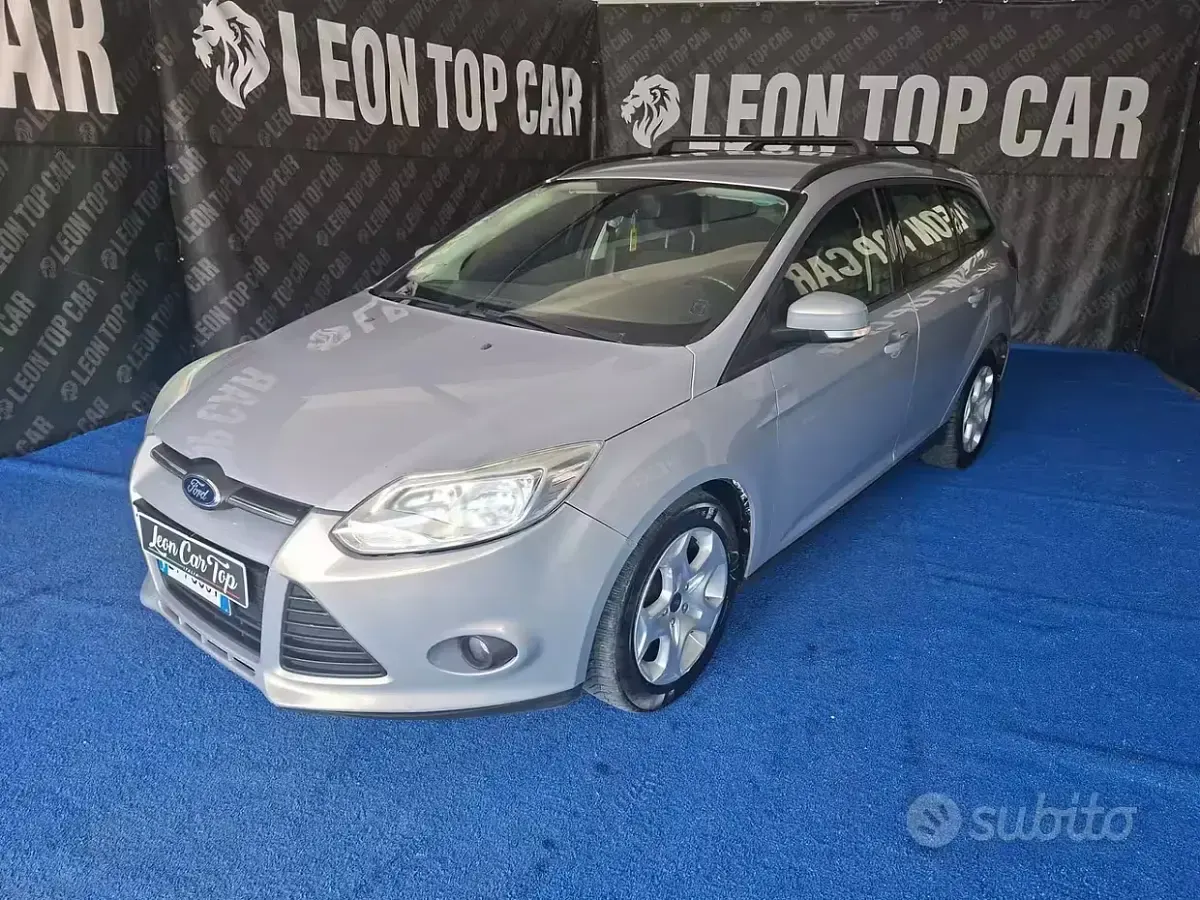 Usata Ford Focus 95 CV (69 kW) 2014 Grigio Station wagon
