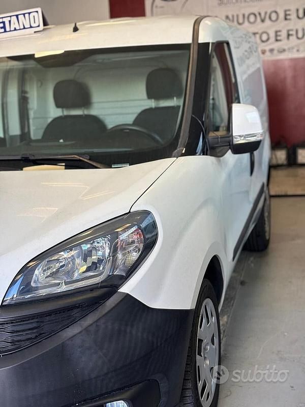 Usata Fiat Doblò Easy 120 CV (88 kW) 2019 Bianco Monovolume