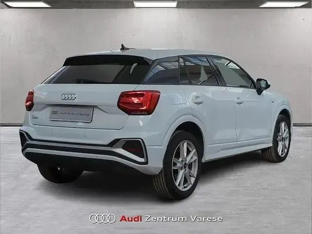 Begagnad Audi Q2 S-Line 150 HK (110 kW) 2024 Vit SUV