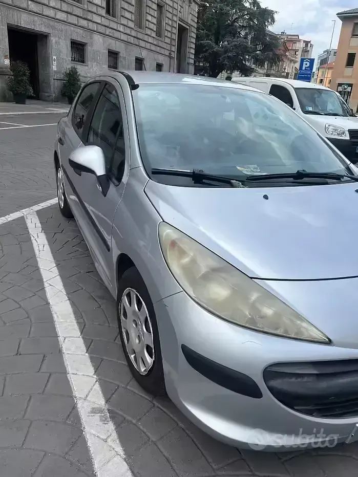 Usata Peugeot 207 73 CV (53 kW) 2007 Grigio Berlina