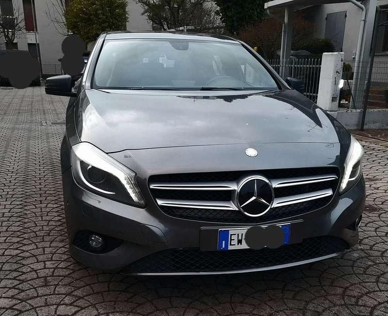 Usata Mercedes CLA180 Premium 109 CV (80 kW) 2014 Berlina