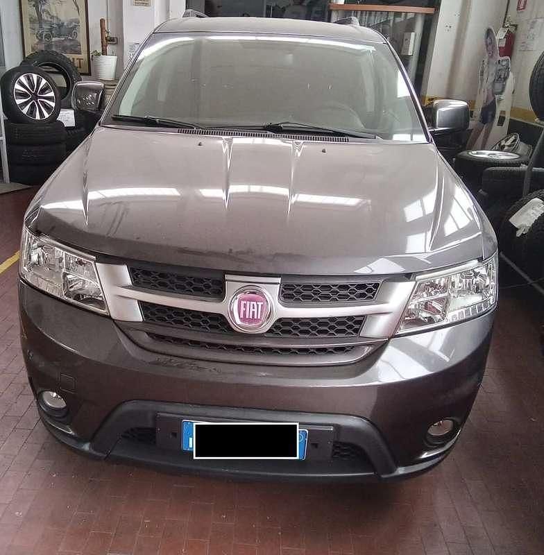 Usata Fiat Freemont Urban 140 CV (102 kW) 2014 Grigio SUV
