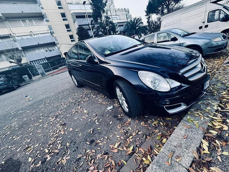Usata Mercedes R320 224 CV (164 kW) 2006 Blu Monovolume