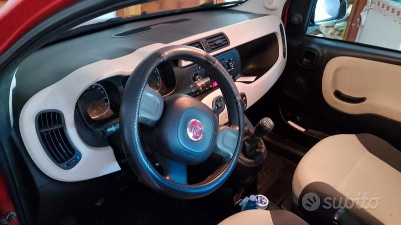 Usata Fiat Panda 85 CV (62 kW) 2012 Rosso Utilitaria