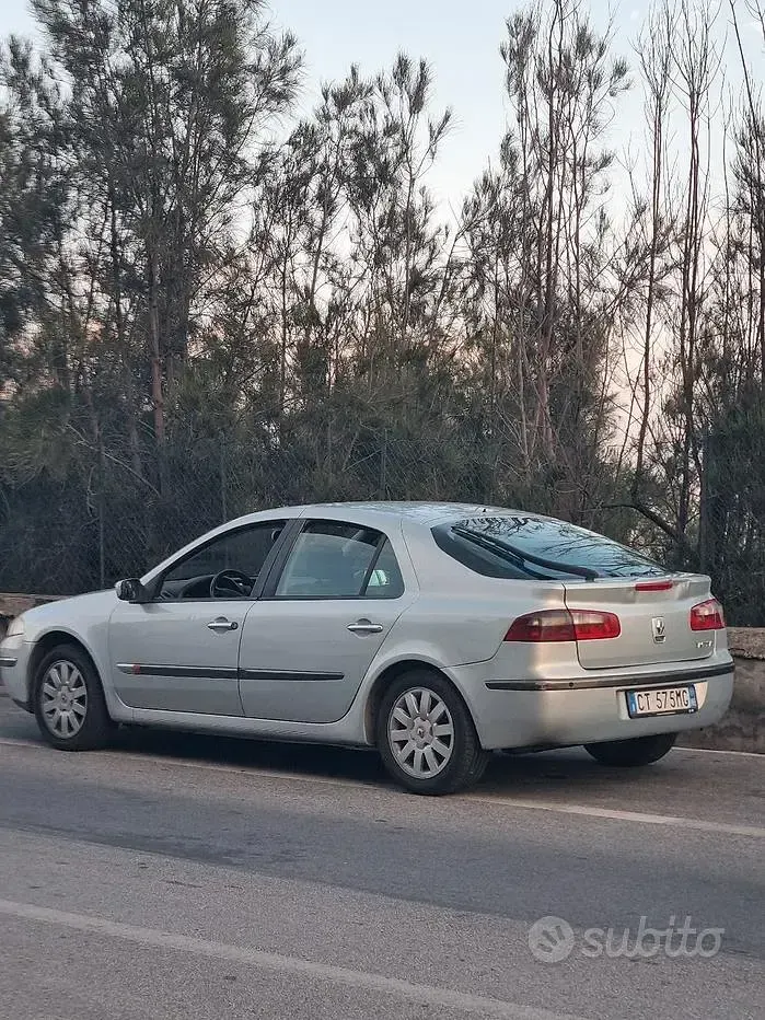 Usata Renault Laguna II 120 CV (88 kW) 2005 Grigio Berlina