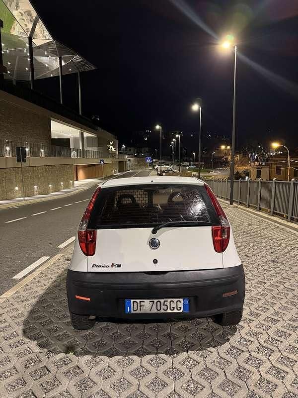 Bianco Usata 2007 Fiat Punto Furgone | 1600 € (Ottimo prezzo) - Immagine 1/4