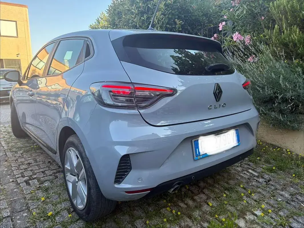 Usata Renault Clio V Evolution 101 CV (74 kW) 2024 Grigio Berlina