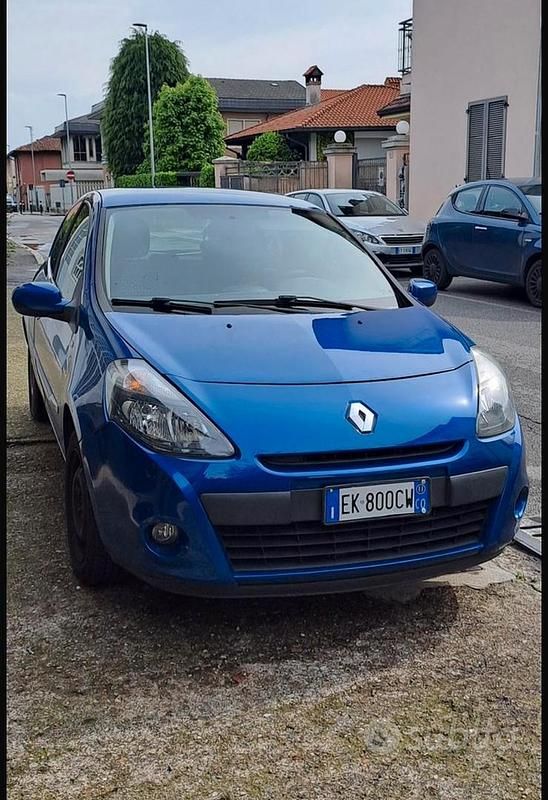 Usata Renault Clio III 75 CV (55 kW) 2011 Berlina