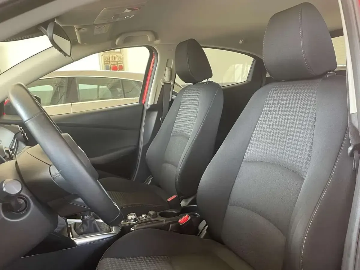 Usata Mazda 2 Exceed 90 CV (66 kW) 2018 Rosso Utilitaria