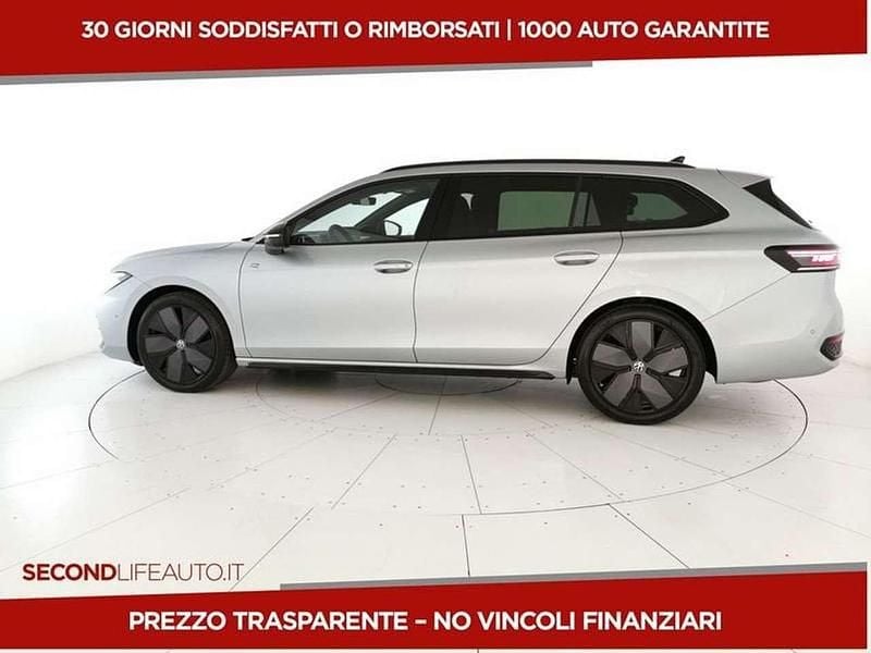 Usata VW Passat R-line 150 CV (110 kW) 2024 Argento Station wagon